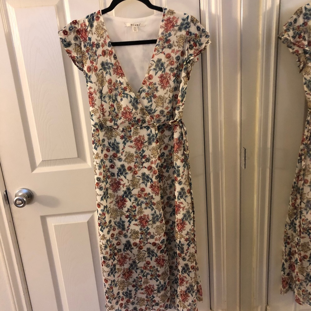 Francesca’s Size XS Floral Wrap Dress